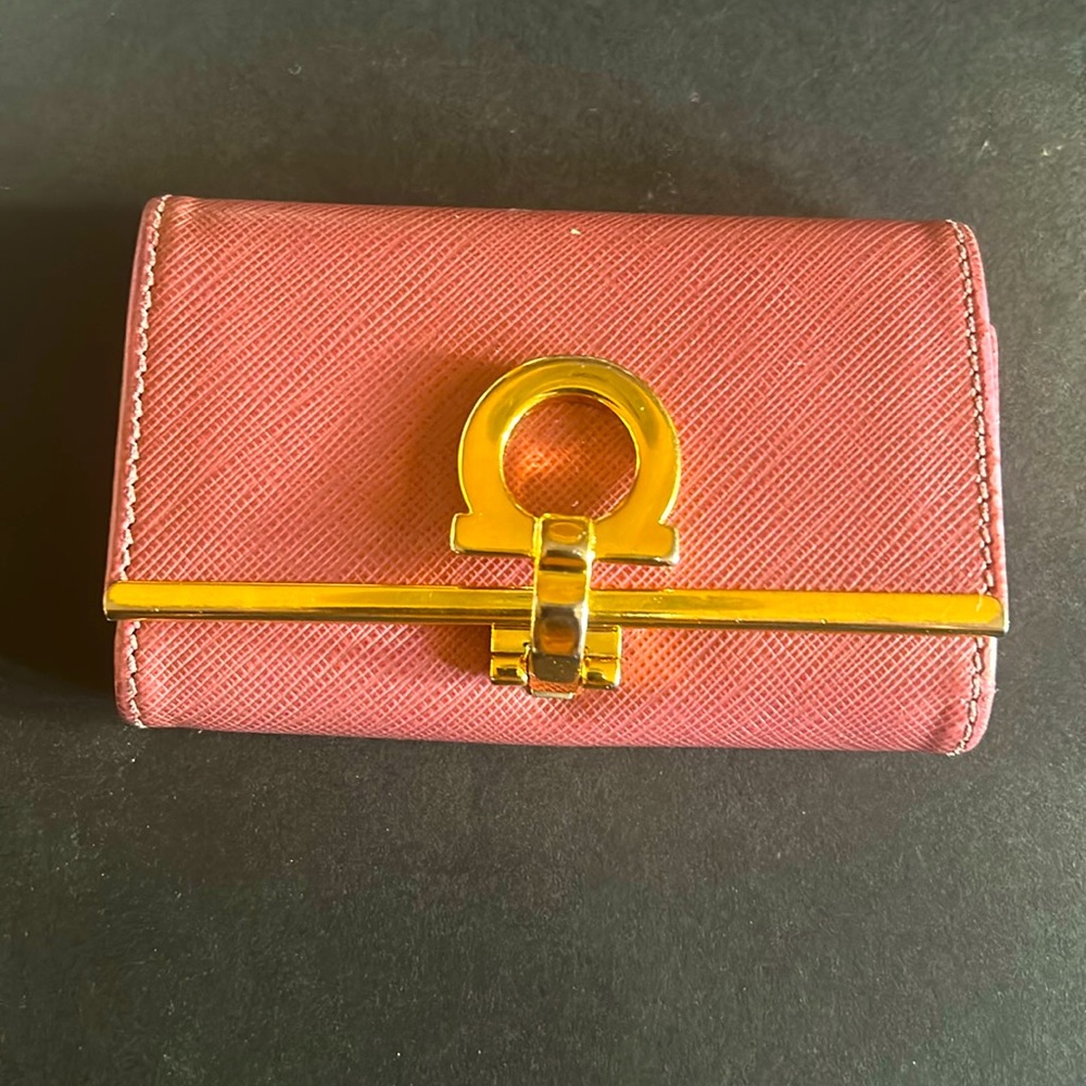 Salvatore Ferragamo preloved leather 5 prong keychain. Color dusty rose or mauve